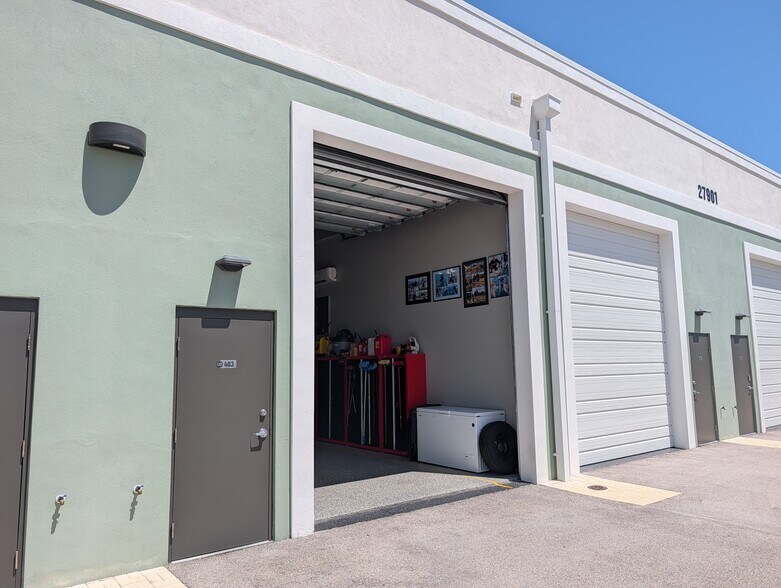 More Photos Of 4276 Bonita Beach Rd, Bonita Springs Self Storage For Sale