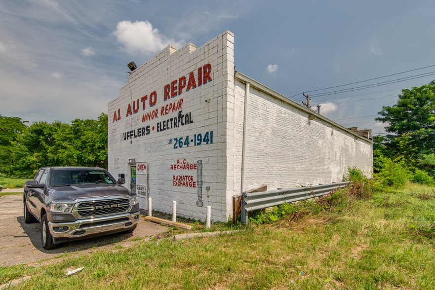 More Photos Of 5788 Van Dyke St, Detroit Auto Repair For Sale