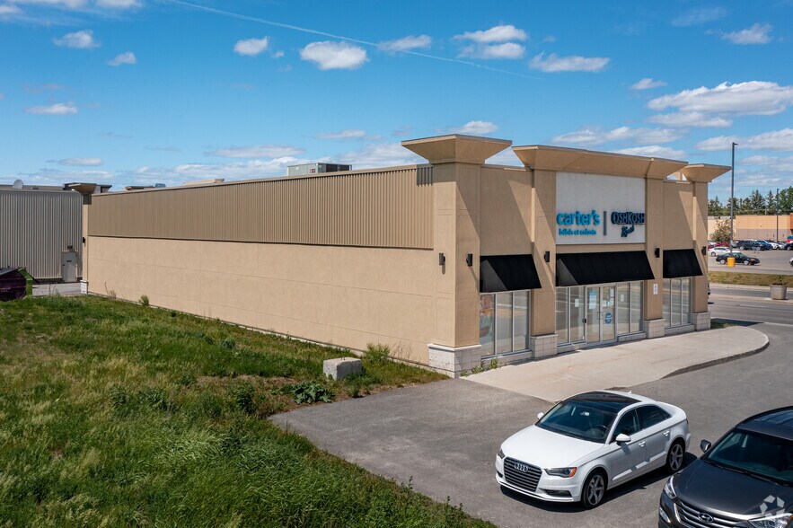 More Photos Of 5205 Boul Robert-Bourassa, Laval Unknown For Lease