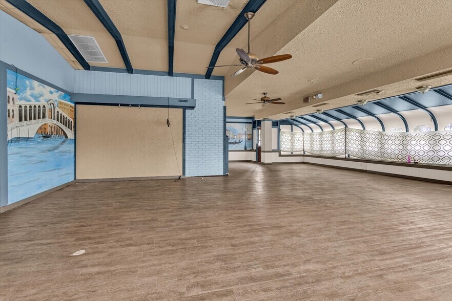 More Photos Of 235 E Gibson St, Jasper Restaurant For Lease