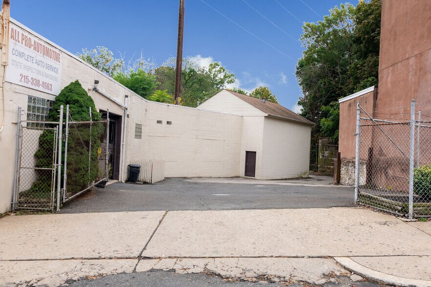 More Photos Of 8257 Frankford Ave, Philadelphia Auto Repair For Sale