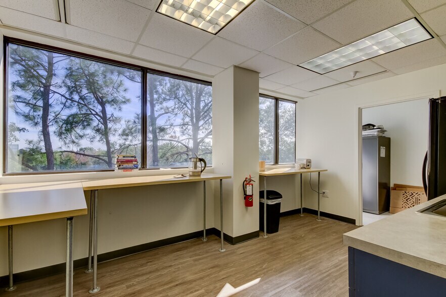 More Photos Of 12425 28th St N, Saint Petersburg Office For Lease
