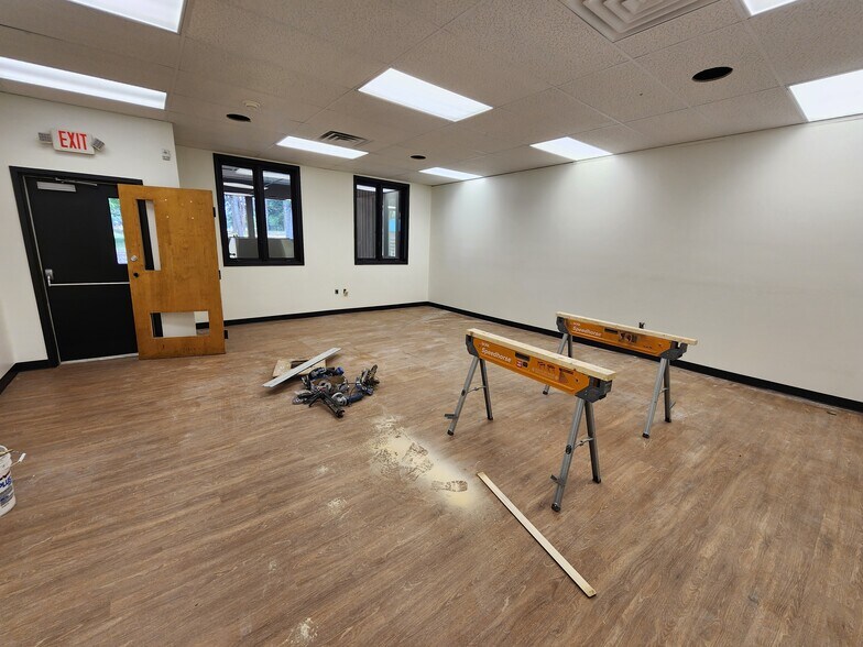 More Photos Of 2 Fisher Rd, Greenville Schools For Sale