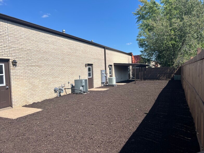 More Photos Of 870 Richard Rd, Dyer Freestanding For Lease