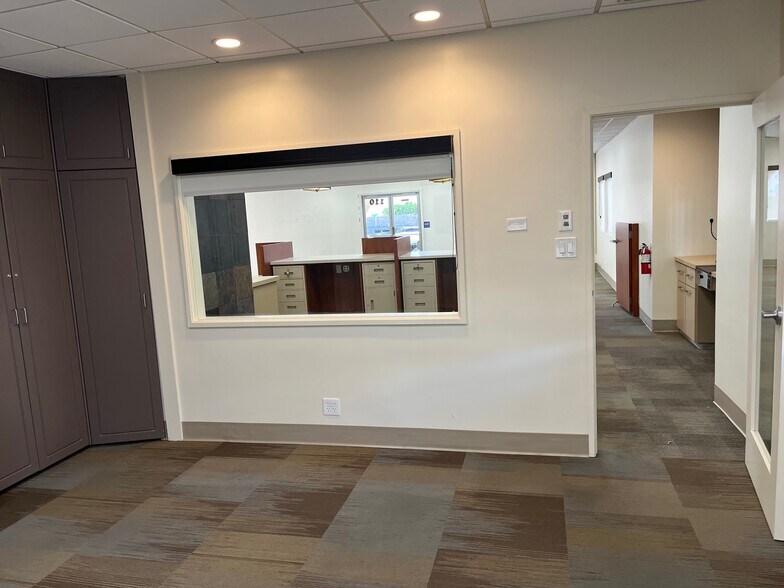 More Photos Of 110 S Ventura St, Ojai Freestanding For Lease