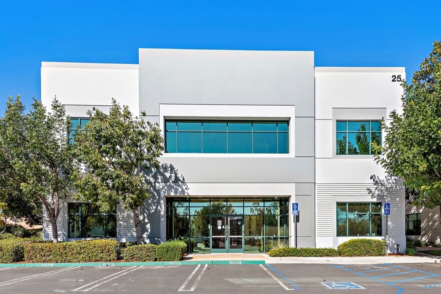 More Photos Of 25 Orchard Rd, Lake Forest Office For Lease