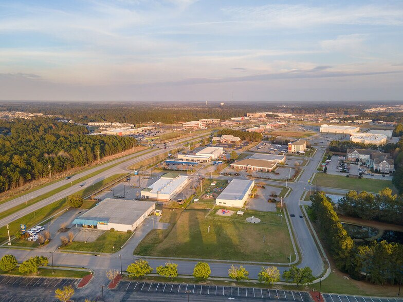 More Photos Of 4275 Western Blvd, Jacksonville Storefront Retail Office For Sale