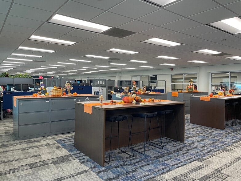 More Photos Of 1 Energy Pl, Pensacola Office For Lease
