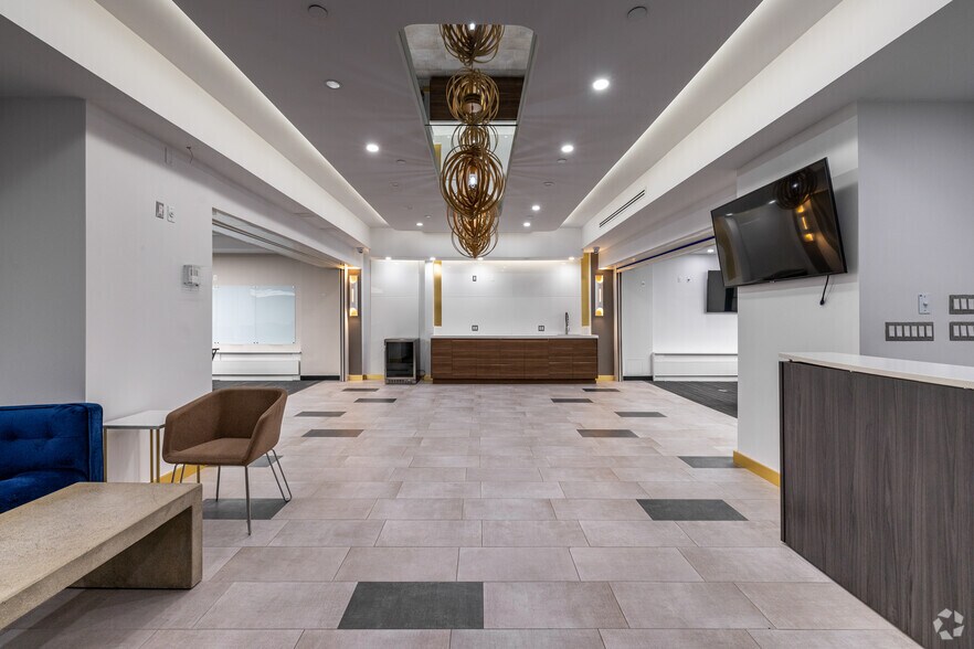 More Photos Of 15-17 W 38th St, New York Office For Lease