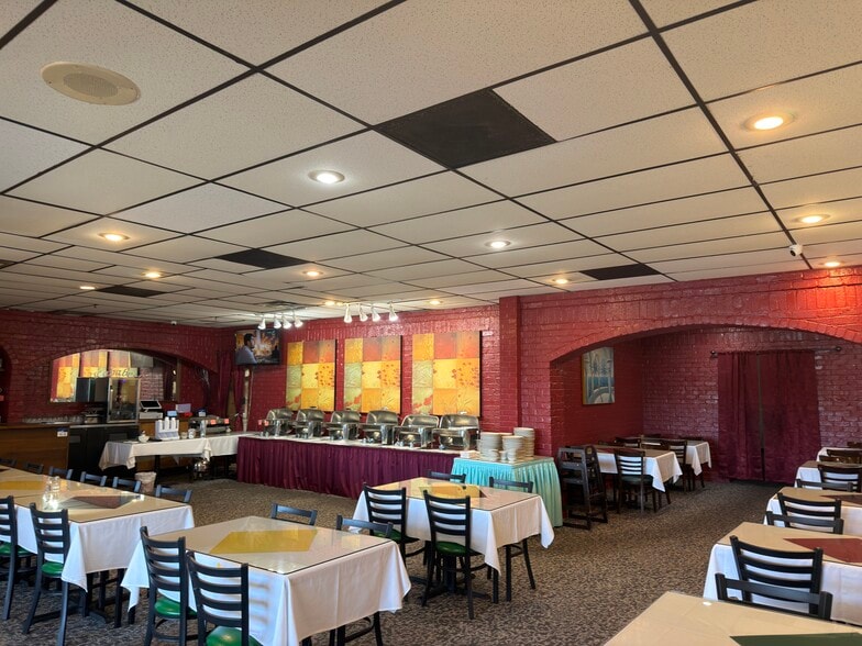 More Photos Of 10120-10160 W 119th St, Overland Park Freestanding For Lease