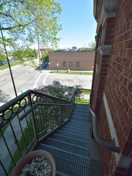 More Photos Of 501 S Washington St, Green Bay Research And Development For Lease