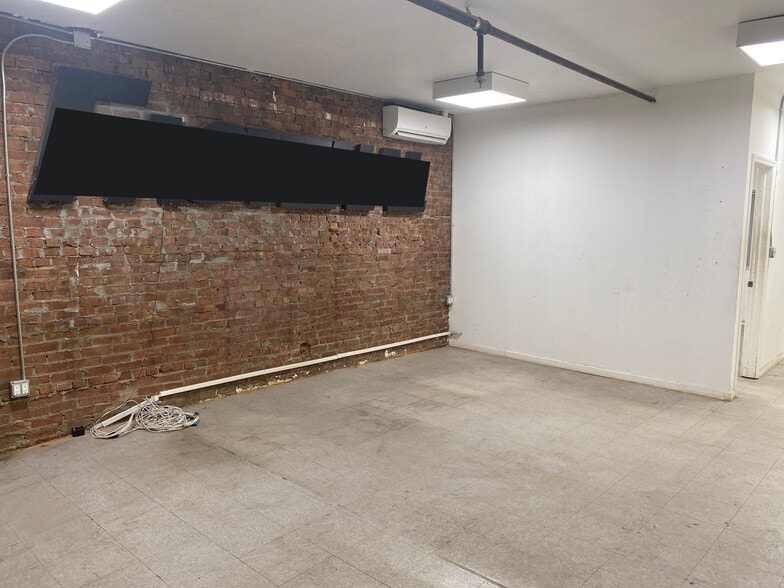More Photos Of 180 Morgan Ave, Brooklyn Warehouse For Lease