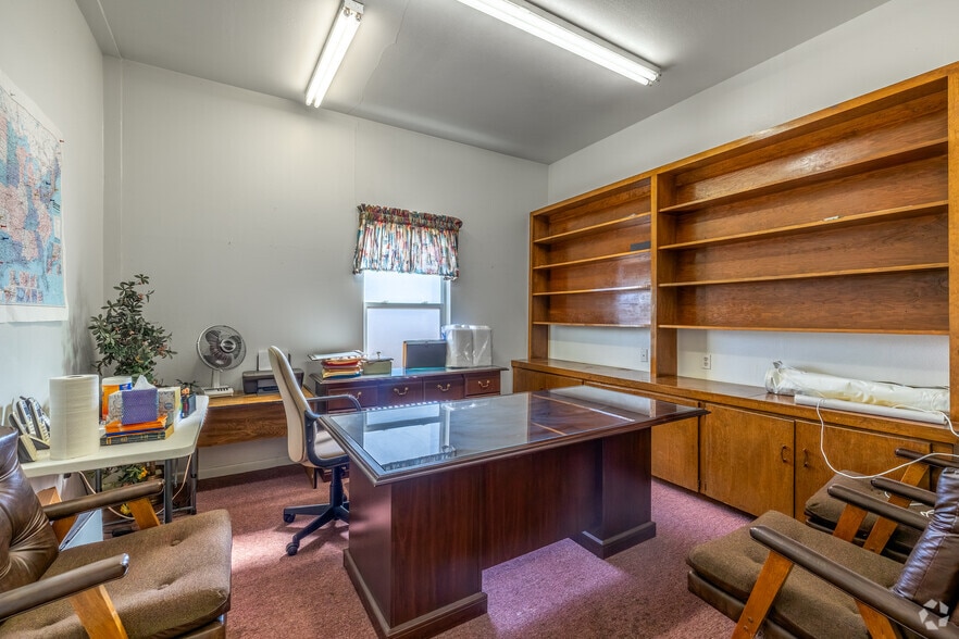 More Photos Of 2915 Broadway Blvd, Garland Religious Facility For Sale