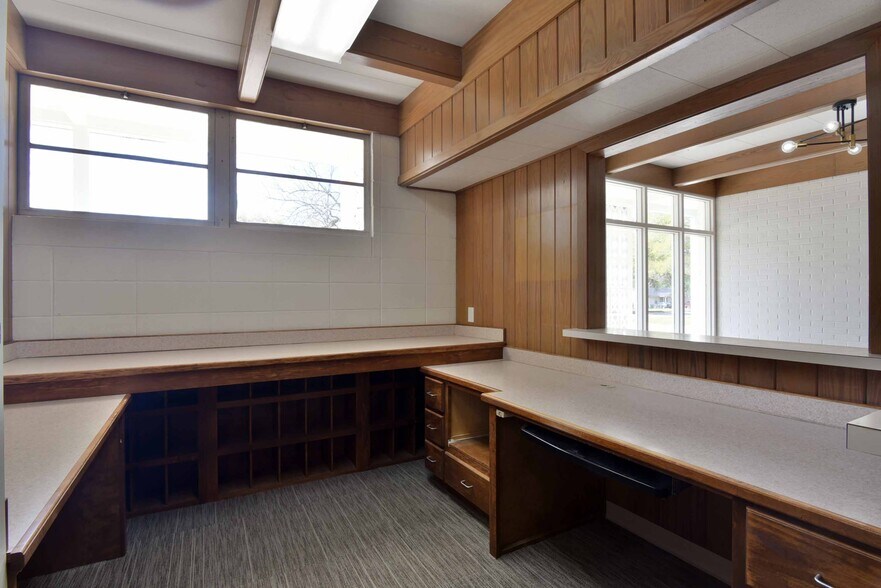 More Photos Of 500 N Jefferson St, Albany Medical For Sale