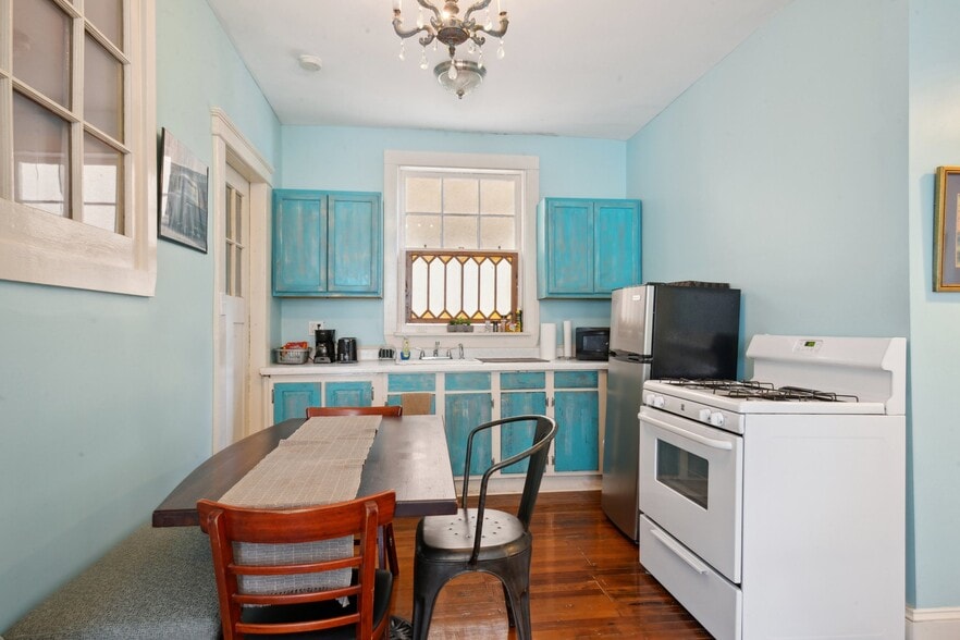 More Photos Of 1730 Prytania St, New Orleans Apartments For Sale