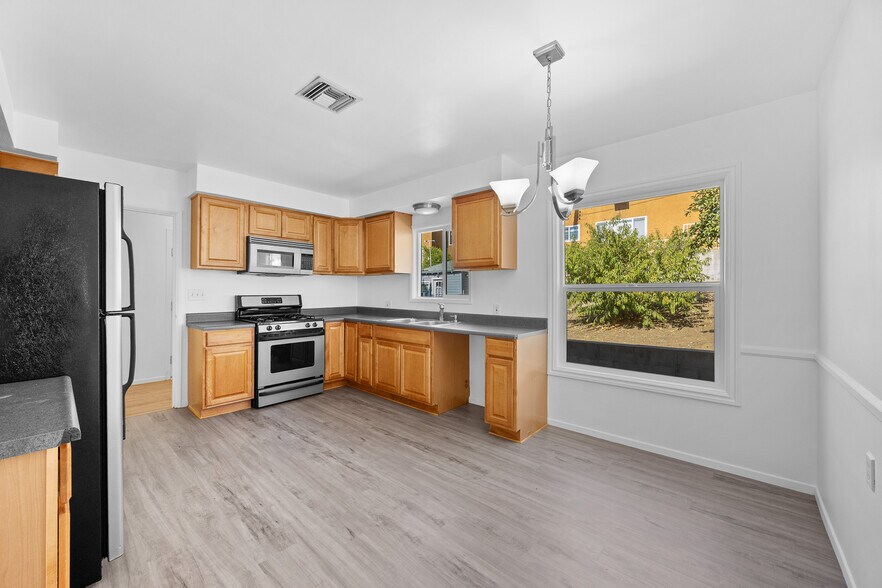 More Photos Of 6011 Pine Crest Dr, Los Angeles Multifamily For Sale