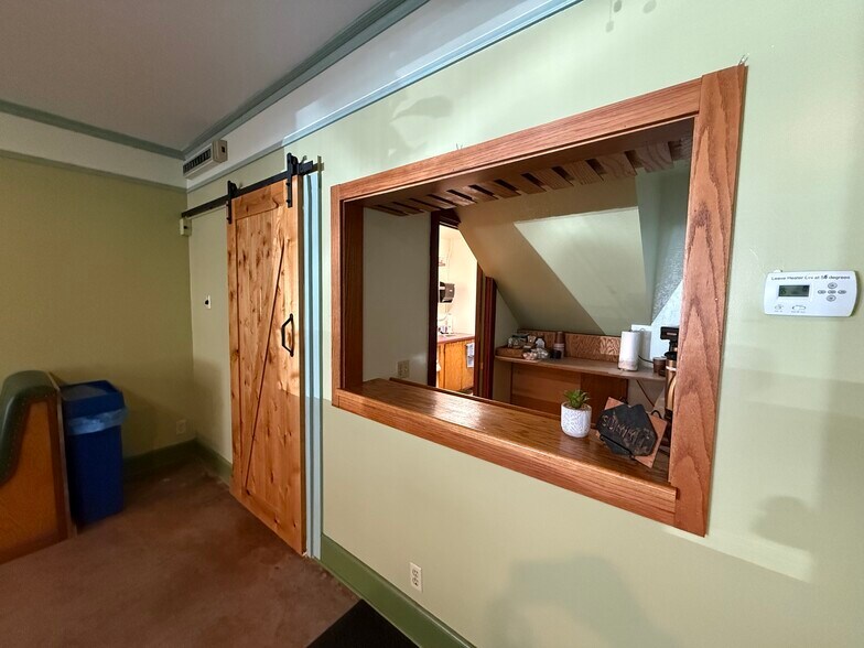 More Photos Of 520 N Mount Shasta Blvd, Mount Shasta General Retail For Sale