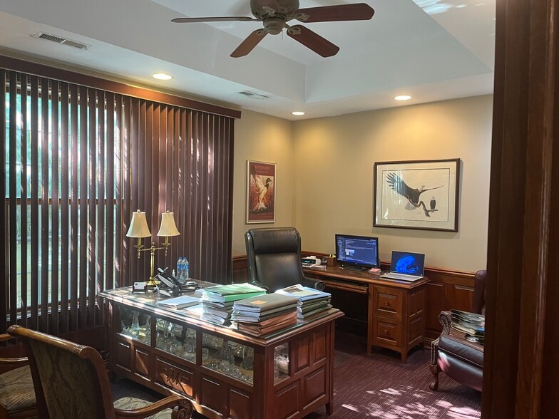 More Photos Of 2611 Chicago St, Valparaiso Medical For Sale