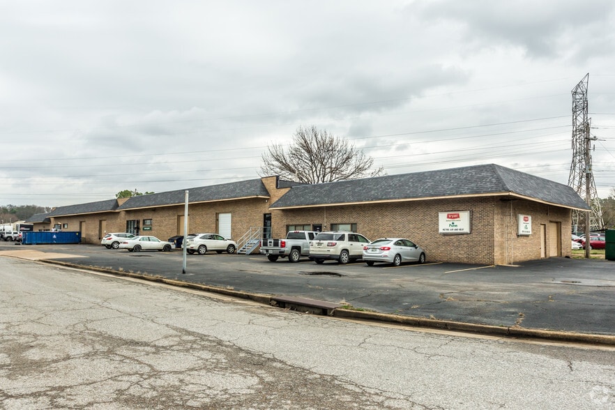 More Photos Of 1676-1710 Barcrest Dr, Memphis Distribution For Lease