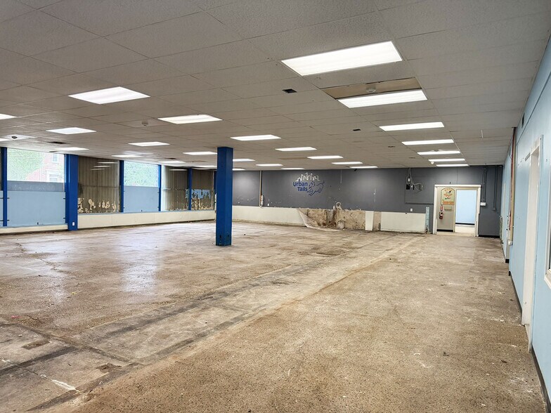 More Photos Of 1618 Webster St, Houston General Retail For Lease
