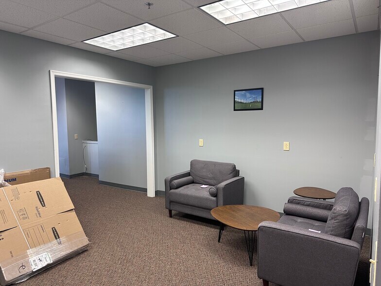 More Photos Of 347 E Bridge St, Phoenixville Office For Lease