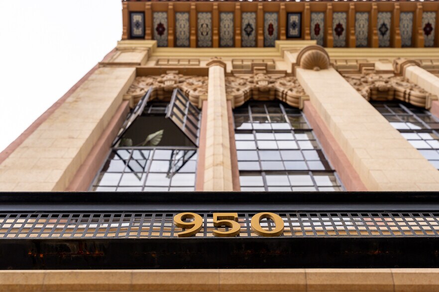 More Photos Of 950 6th Ave, San Diego Office For Sale