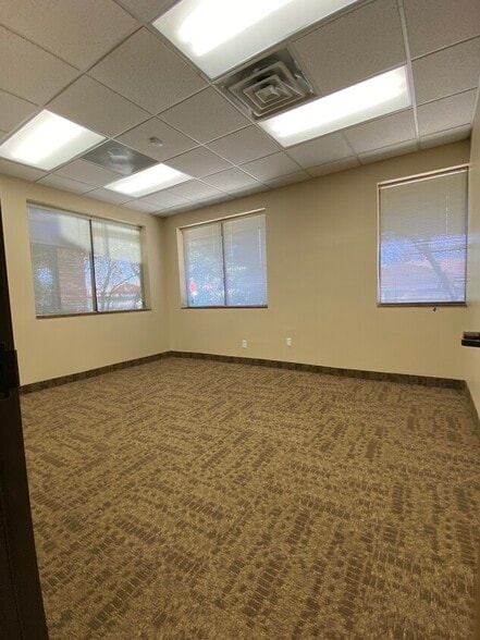 More Photos Of 1930 E Rosemeade Pky, Carrollton Office For Lease