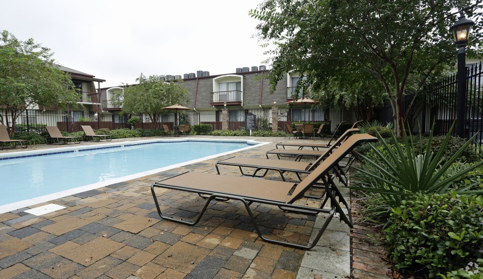 More Photos Of 1901 Lafayette St, Gretna Apartments For Sale