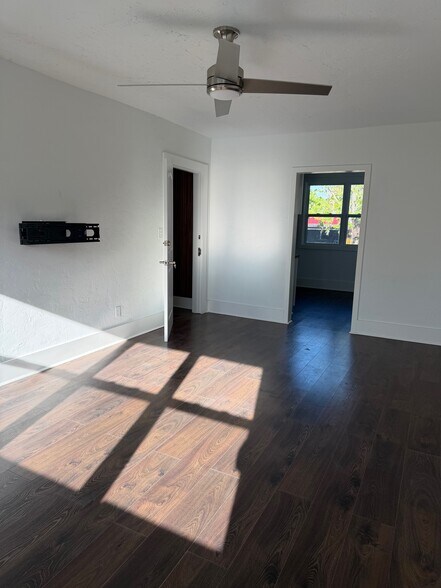More Photos Of 1201 E University Ave, Gainesville Freestanding For Sale