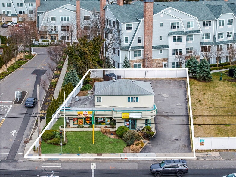More Photos Of 777 Broadway, Amityville Restaurant For Sale