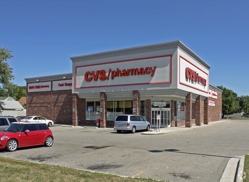 More Photos Of 2375 28th St SW, Wyoming Drugstore For Lease