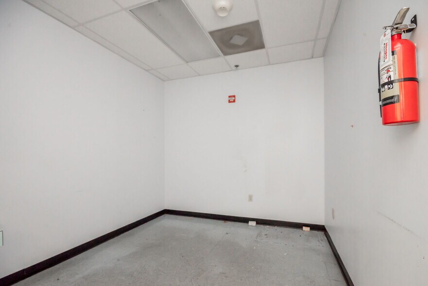 More Photos Of 908 Churchmans Road Ext, New Castle Office For Lease