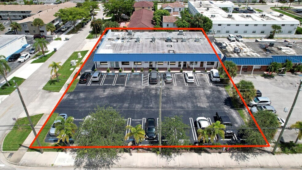 More Photos Of 415 Federal Hwy, Lake Park General Retail For Sale