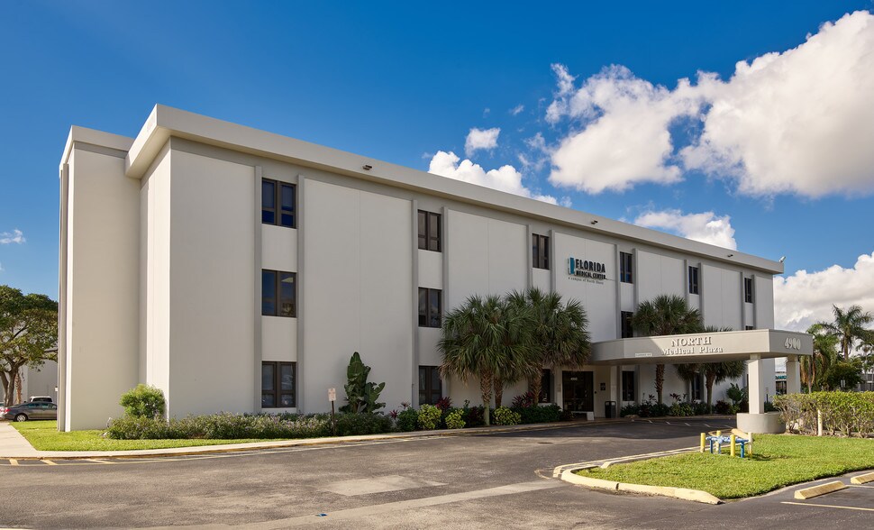 More Photos Of 4900 W Oakland Park Blvd, Lauderdale Lakes Medical For Lease