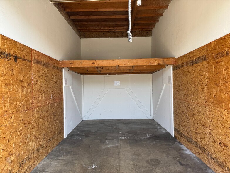 More Photos Of 1333 N Manzanita St, Orange Self Storage For Lease