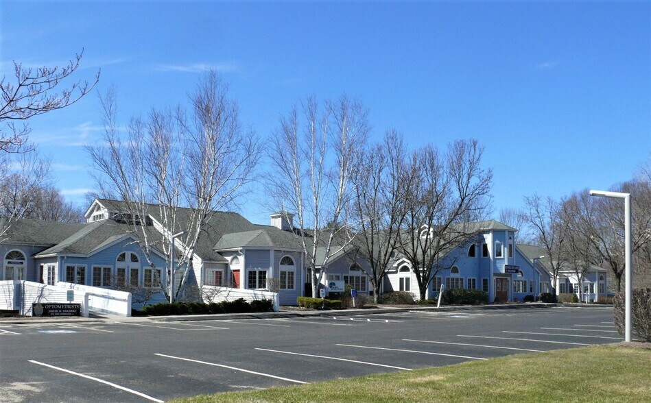 More Photos Of 384 Merrow Rd, Tolland Medical For Lease