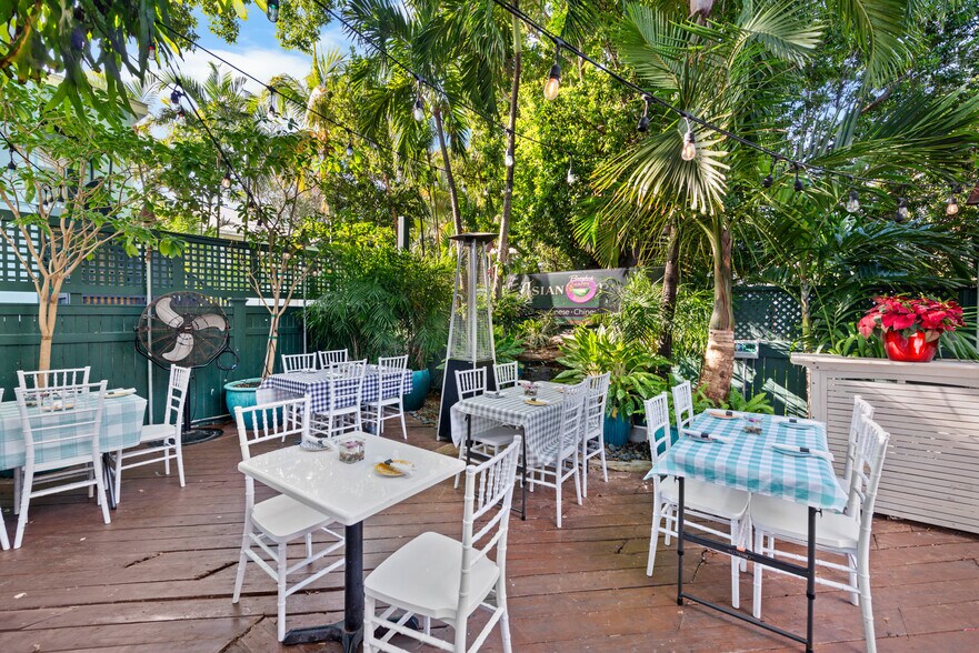 More Photos Of 816 Duval St, Key West Restaurant For Sale