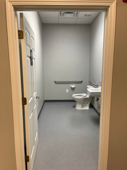 More Photos Of 335 Roselane St NW, Marietta Medical For Lease
