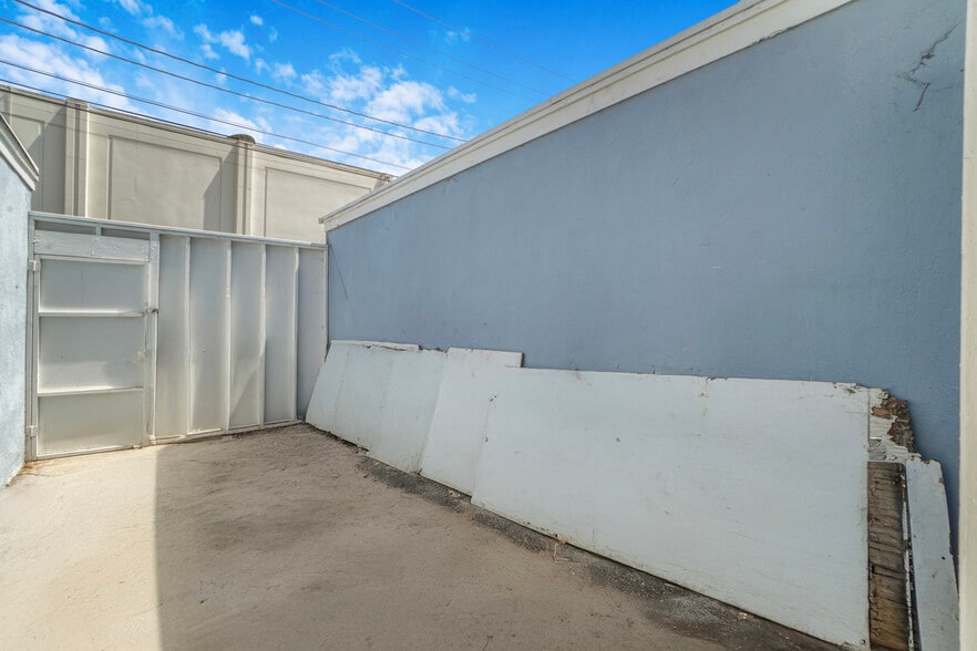 More Photos Of 12314 Washington Pl, Los Angeles Apartments For Sale