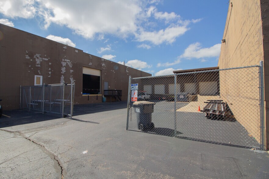 More Photos Of 407 E Ransom St, Kalamazoo Manufacturing For Sale