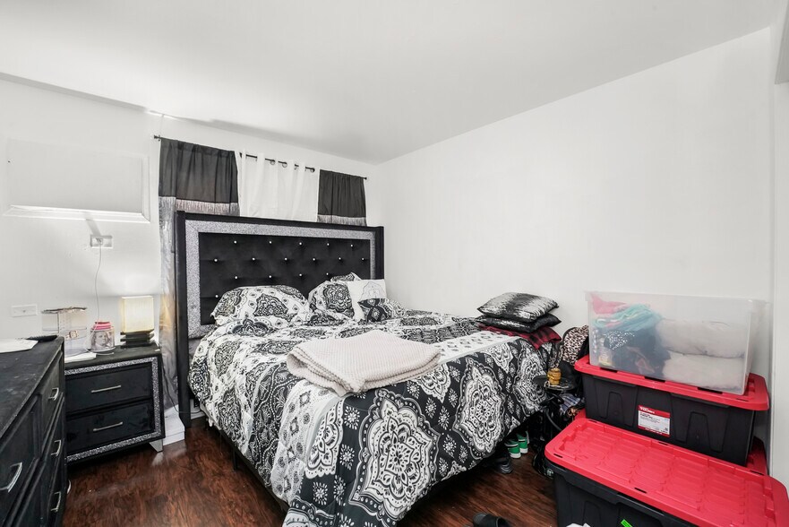 More Photos Of 1905-1913 Saint Charles Rd, Maywood Apartments For Sale