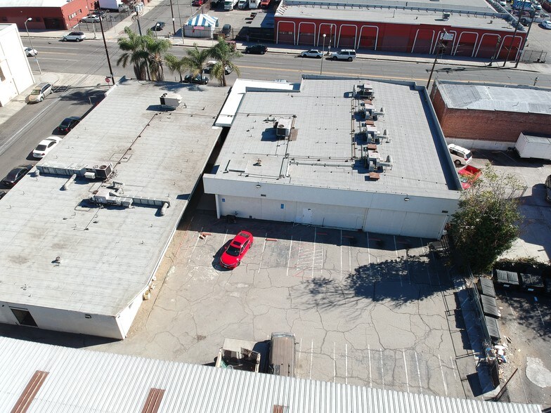 More Photos Of 2501 S Hill St, Los Angeles Office For Sale