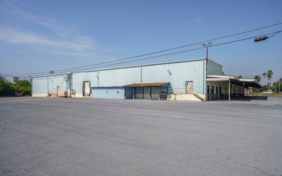 More Photos Of 1310 S Commerce St, Harlingen Office For Sale