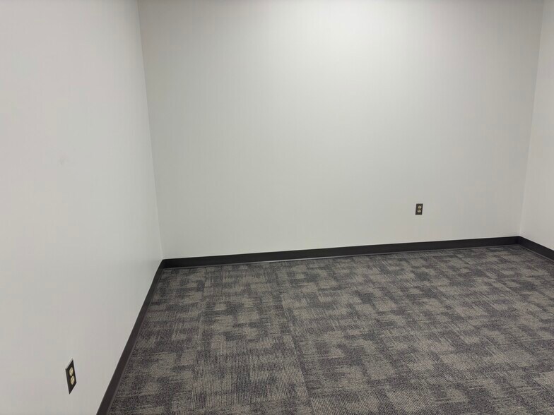 More Photos Of 22290 Timberlake Rd, Lynchburg Office For Lease