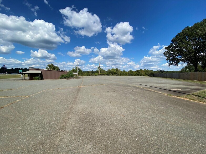 More Photos Of 2099 Highway 532, Dubberly Service Station For Sale