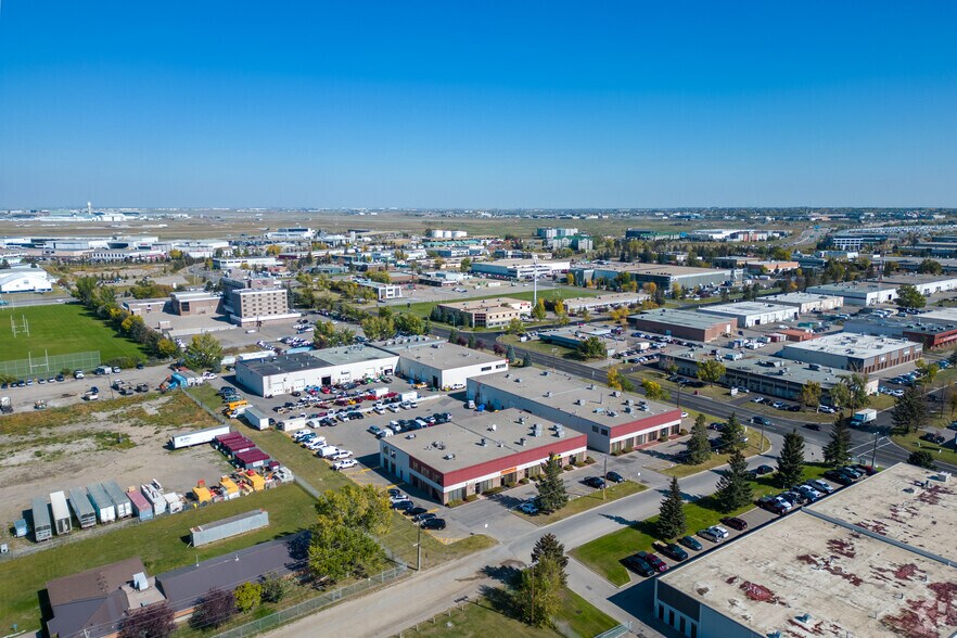 More Photos Of 4001A 19 St NE, Calgary Warehouse For Lease