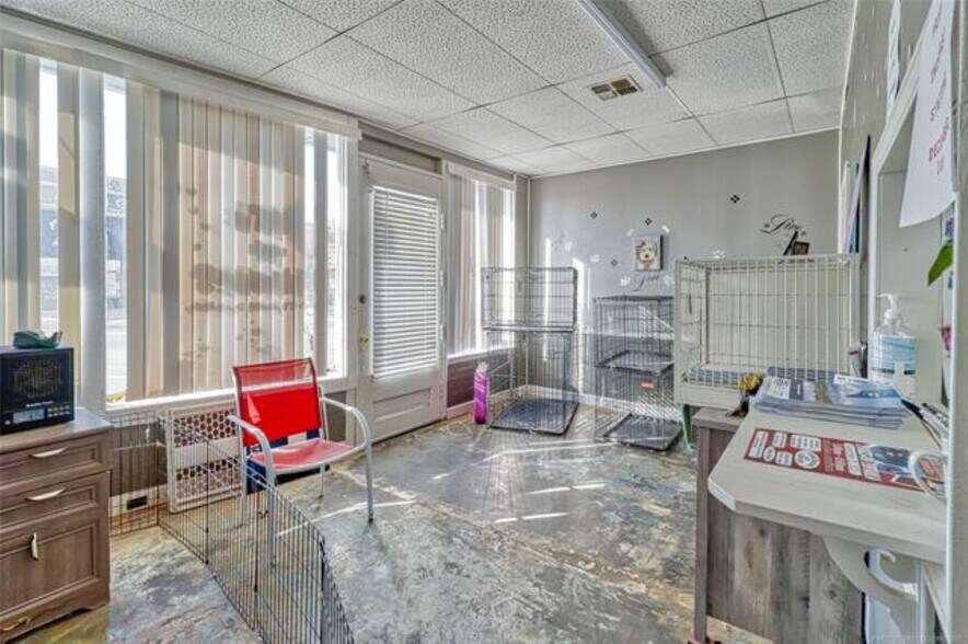 More Photos Of 111-117 S Main St, Eufaula Office For Sale