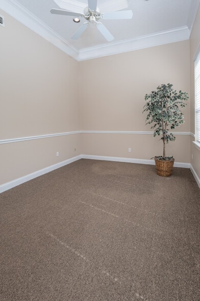 More Photos Of 11555 Central Pky, Jacksonville Office For Sale