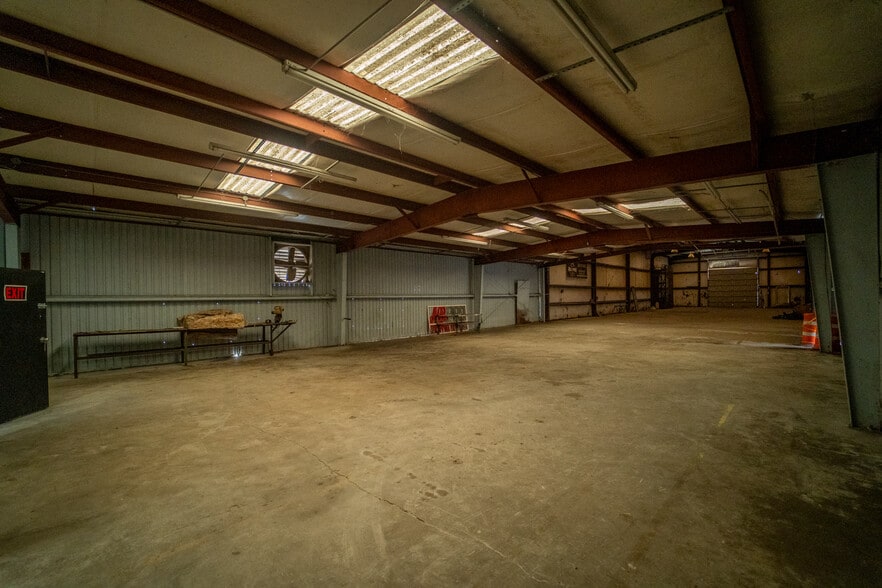 More Photos Of 3011 Houston Hwy, Victoria Warehouse For Sale