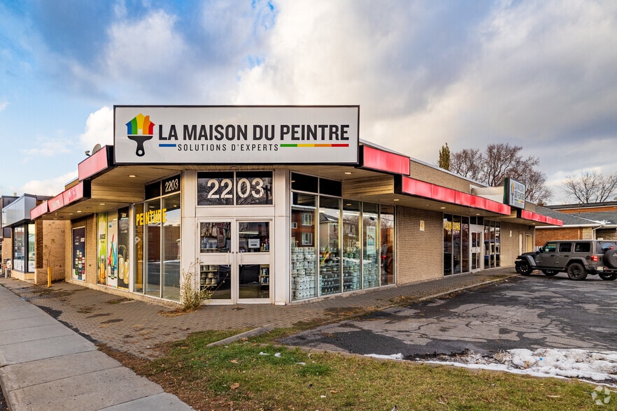 Primary Photo Of 2203 Ch De Chambly, Longueuil Storefront For Sale